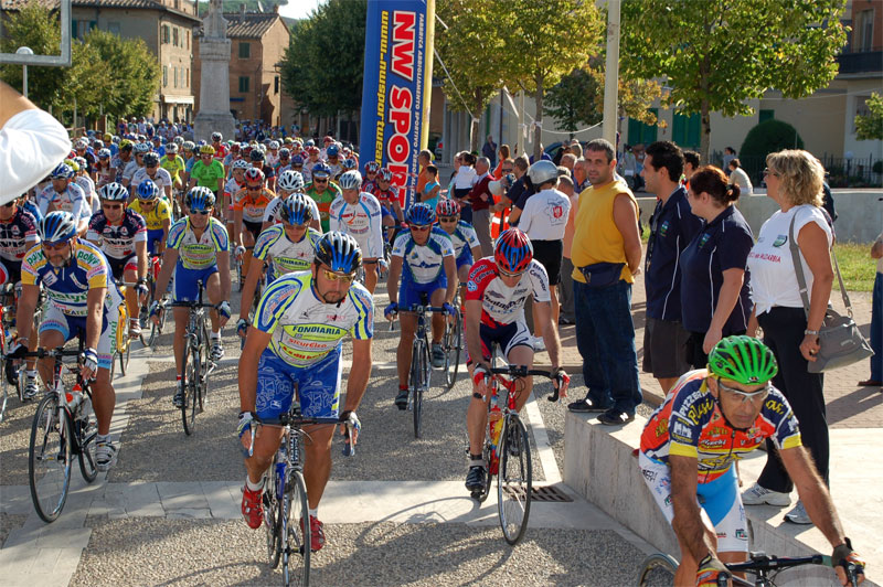 gal/2006/07 - Fondo della Valdarbia II serie/1 - Partenza/DSC_0081-01.jpg